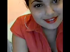 Envenenamiento en la webcam, Pechos apretados, y luego comenzó a abrazar su coño mexicana amateur porno con los dedos